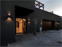 [01166] 7w Led Black Wall Lamp Cube Dual Light Adjustable Waterproof – foto 2 – kavel bij Hammertime, Puurs