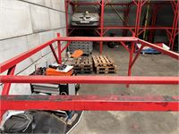 Lot Van 2 Stapelrekken Voor Auto'S – foto 8 – kavel bij Hammertime