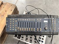 2 Controllers Showtec/denon – foto 3 – kavel bij Hammertime