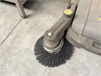 Veegmachine Karcher Km70/20 C – foto 4 – kavel bij Hammertime