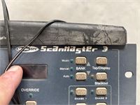 2 Controllers Showtec/denon – foto 4 – kavel bij Hammertime