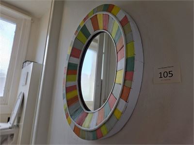1 Houten Spiegel + 4 Deco Wandkaders – kavel bij Hammertime