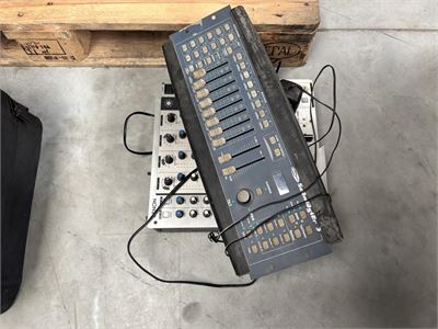 2 Controllers Showtec/denon – kavel bij Hammertime