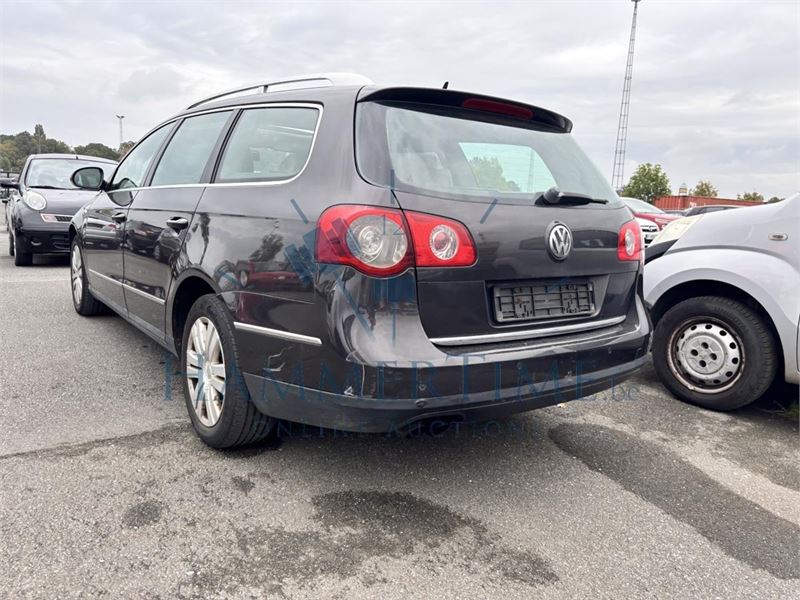 Volkswagen Passat Sw 2.0 Tdi Highline, 2006 – foto 8 – kavel bij Hammertime
