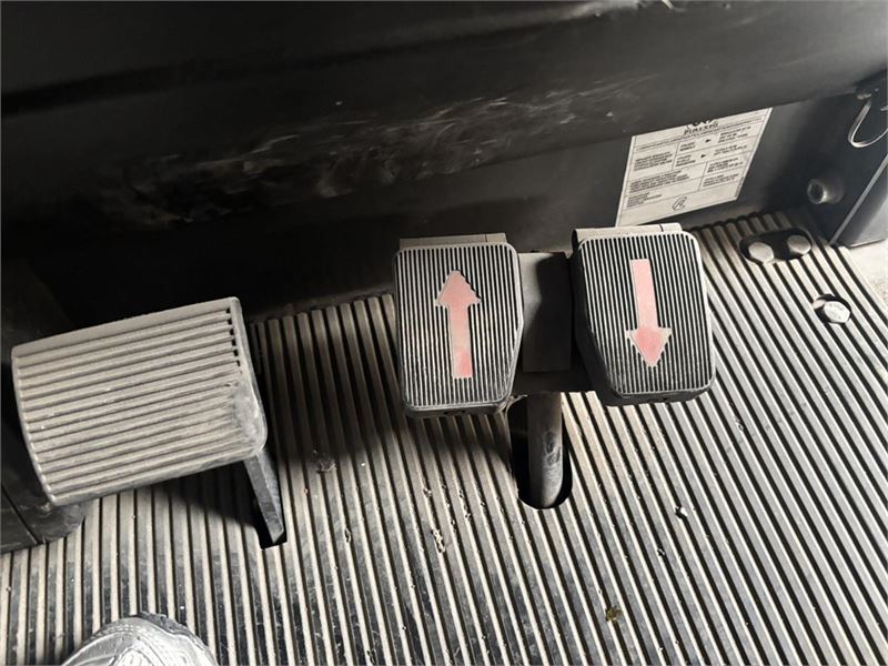 Heftruck Om Xe15 3ac – foto 8 – kavel bij Hammertime