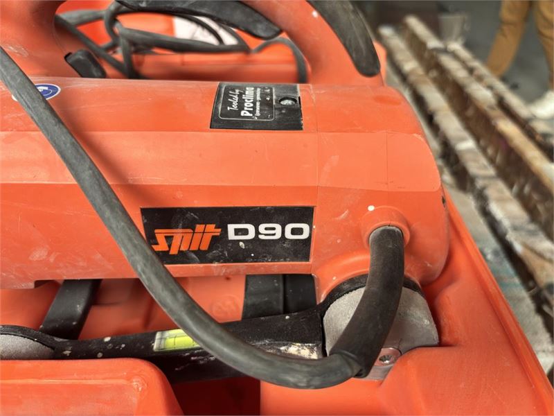 Spit D90 Sleuventrekker – foto 3 – kavel bij Hammertime
