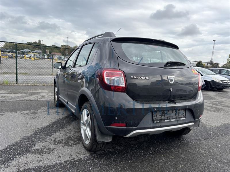 Dacia Sandero Stepway 0.9 Tce Stepway Plus, 2015 – foto 8 – kavel bij Hammertime