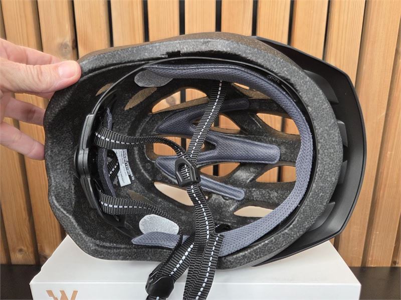 1 Fietshelm Grijs Medium – foto 4 – kavel bij Hammertime
