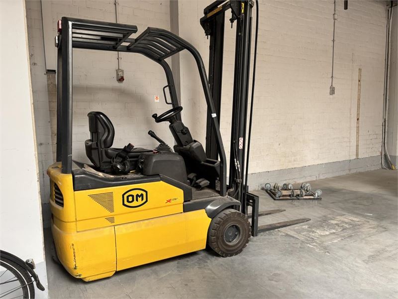 Heftruck Om Xe15 3ac – foto 2 – kavel bij Hammertime