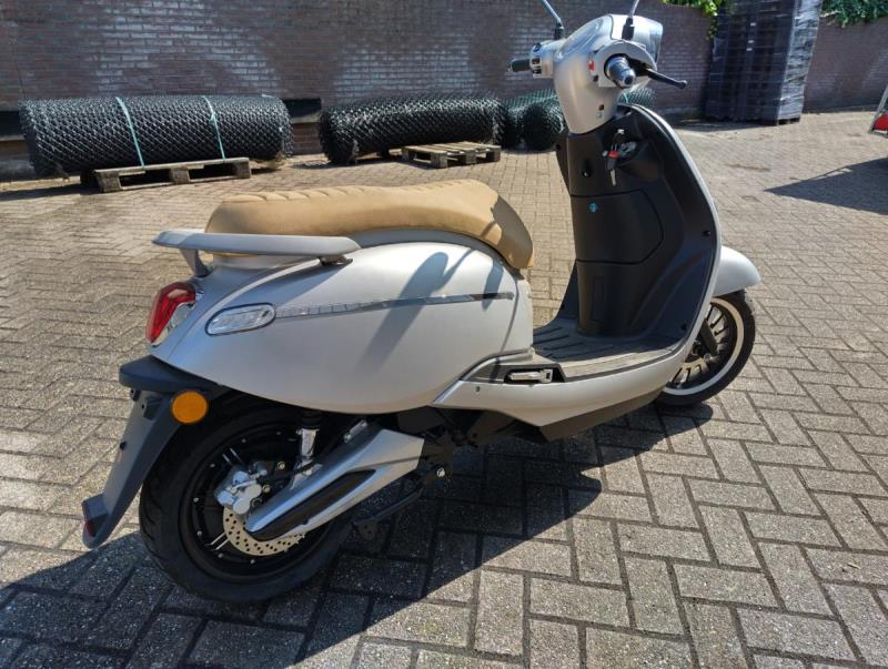 https://cdn.aeman.nl/AE_Hammertime/image/800/800/7318993a-d38b-4235-b01a-e5e7a0982167/jpg