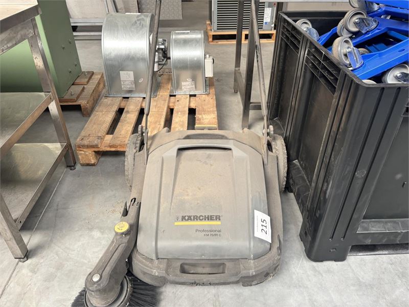 Veegmachine Karcher Km70/20 C – foto 2 – kavel bij Hammertime