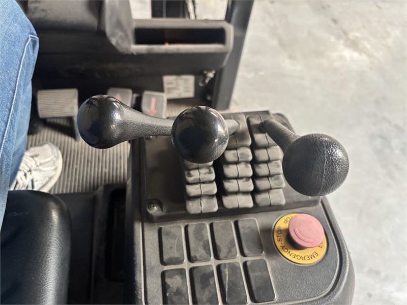 Heftruck Om Xe15 3ac – foto 9 – kavel bij Hammertime
