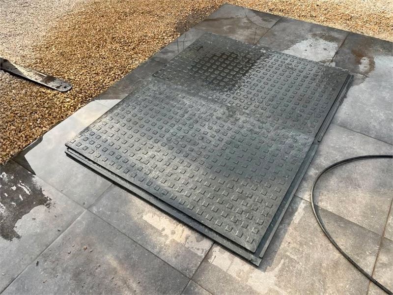 1 Pallet Rubberen Tegels 120x80cm – foto 3 – kavel bij Hammertime