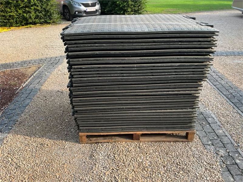1 Pallet Rubberen Tegels 120x80cm – foto 2 – kavel bij Hammertime