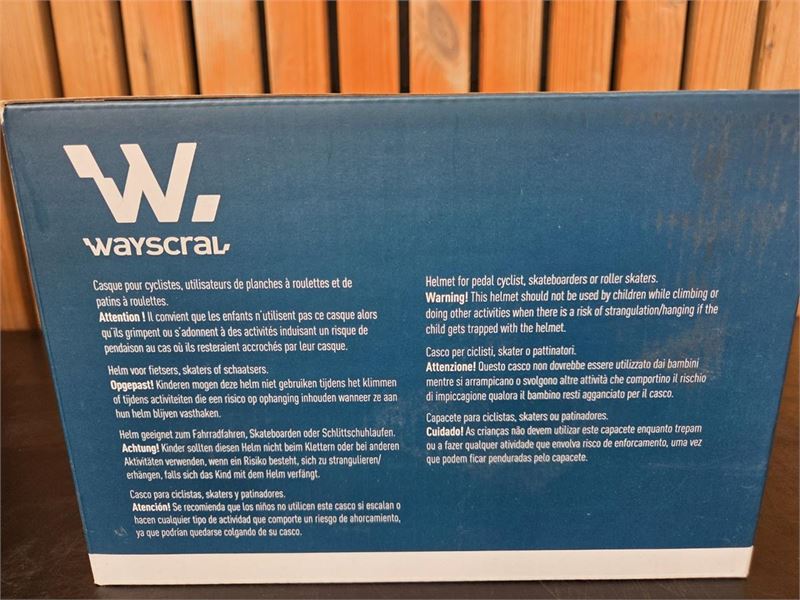 1 Fietshelm Blauw Medium – foto 10 – kavel bij Hammertime