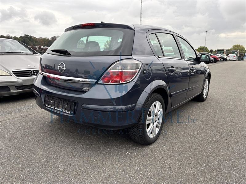 Opel Astra 1.6i Essentia, 2009 – foto 6 – kavel bij Hammertime