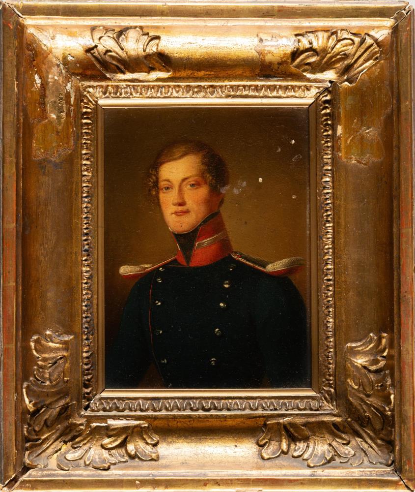 Brustbild eines jungen Mannes in Uniform