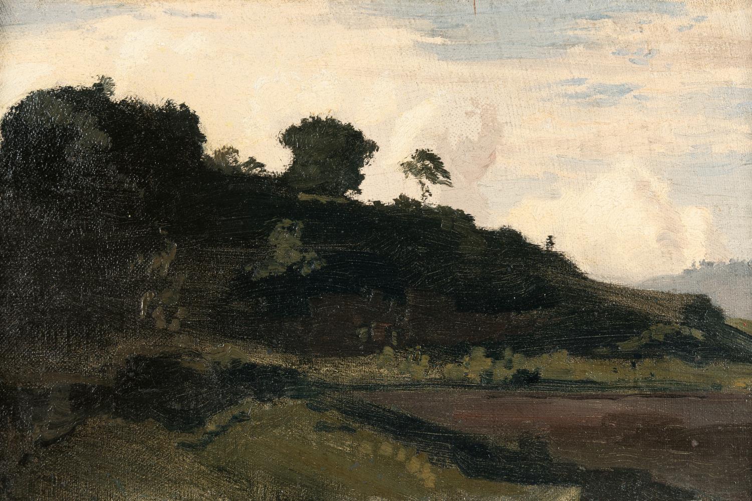 Wolken über dem Bergkamm