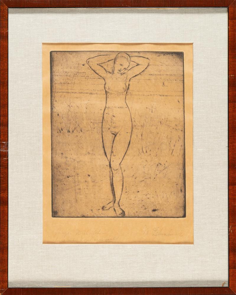 „junges Weib stehend Arme über Kopf verschränkt“