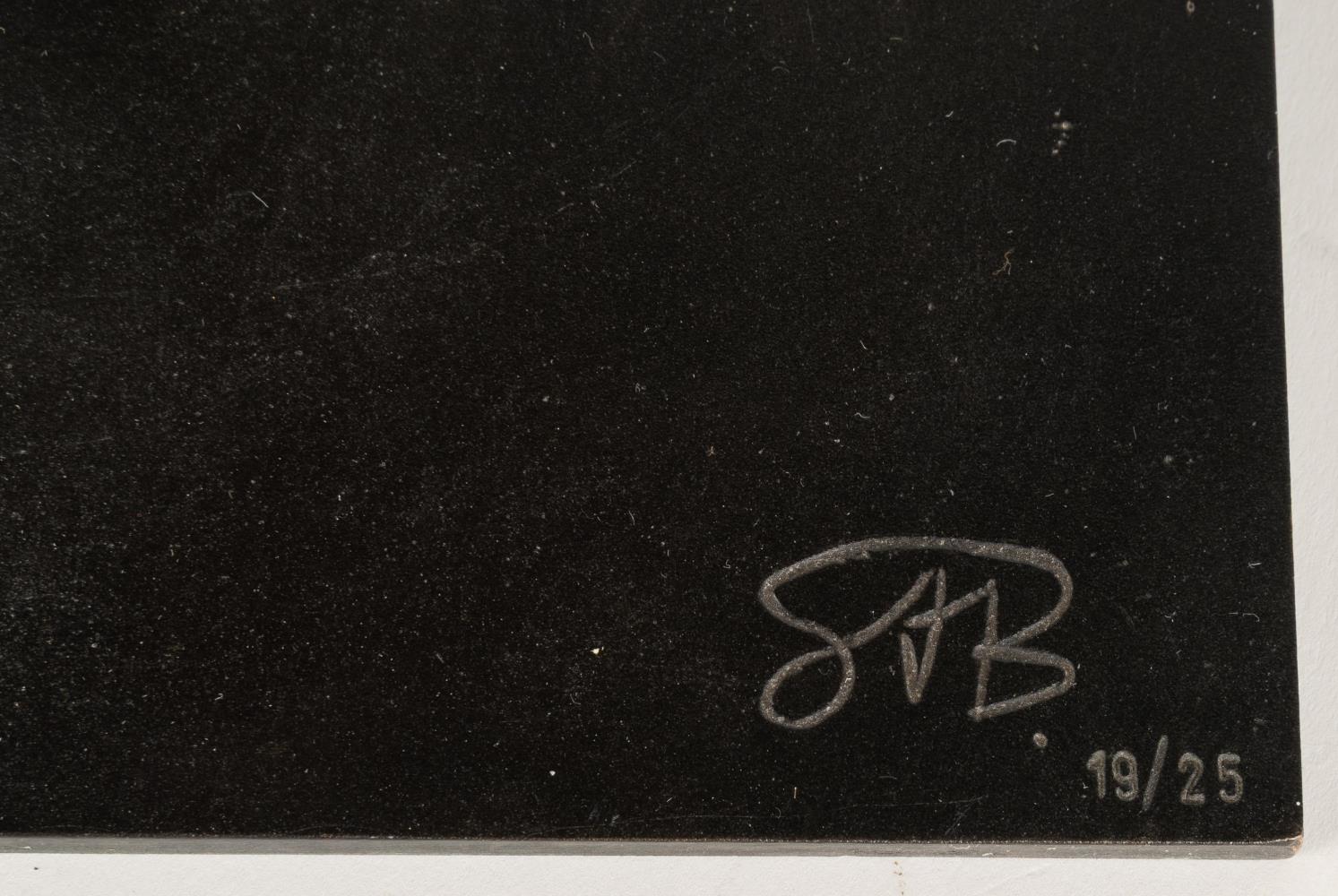 Frau mit rotem Kleid (under reserve)