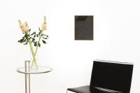 "dunkles Haus, schwarzes Dach"