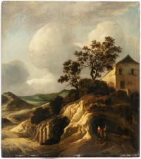 Dünenlandschaft mit Wanderern unterhalb eines Gehöfts