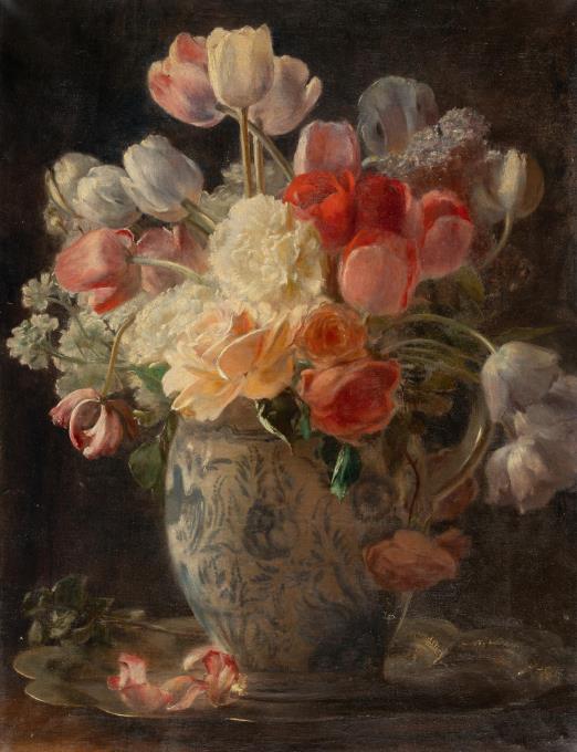 Blumenstrauß in einer Porzellanvase