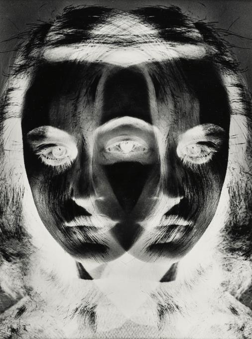 "Maske einer Tänzerin"