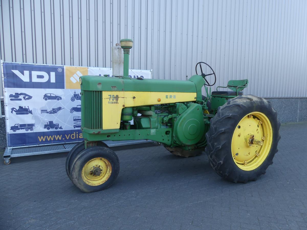 John-Deere 730
