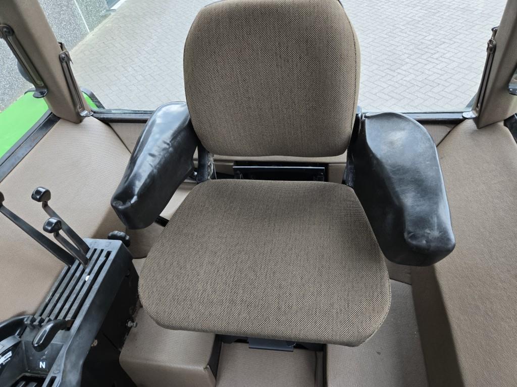 John-Deere 4450 with loader