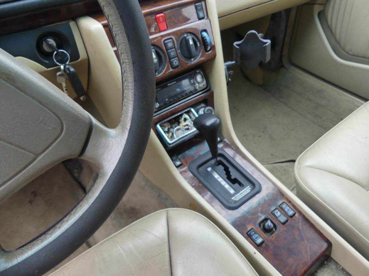 Mercedes-Benz 300 TDT