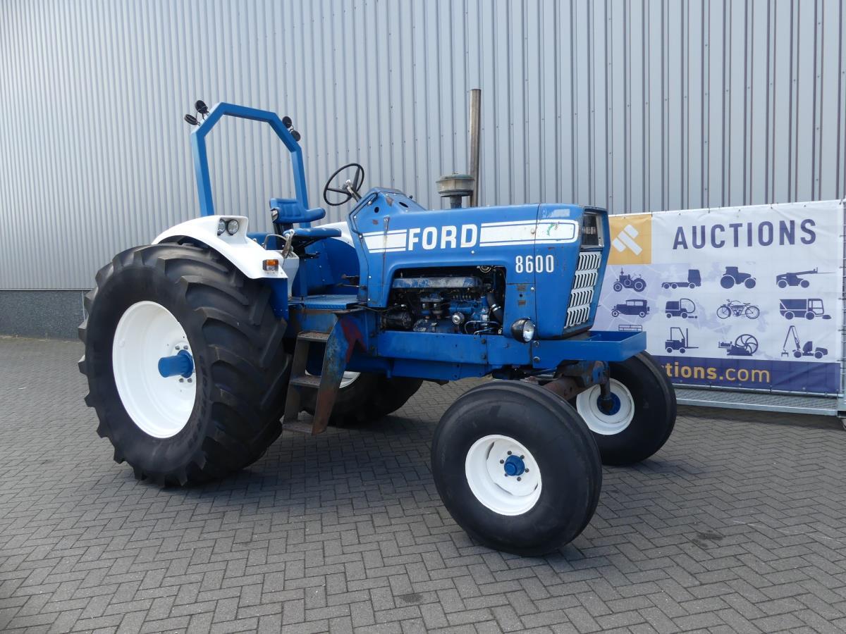 Ford 8600