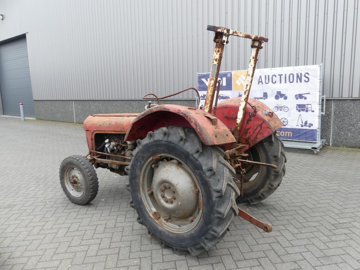 Massey-Ferguson 35