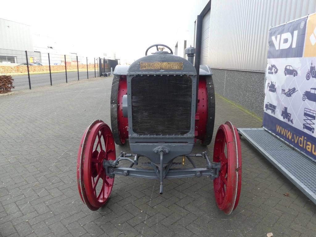 MC Cormick Deering 10/20 