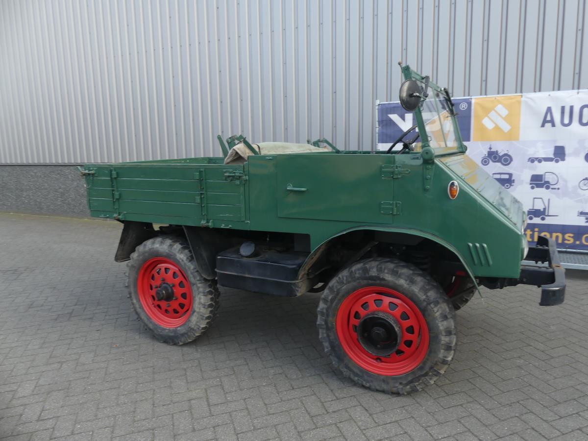 Mercedes-Benz Unimog