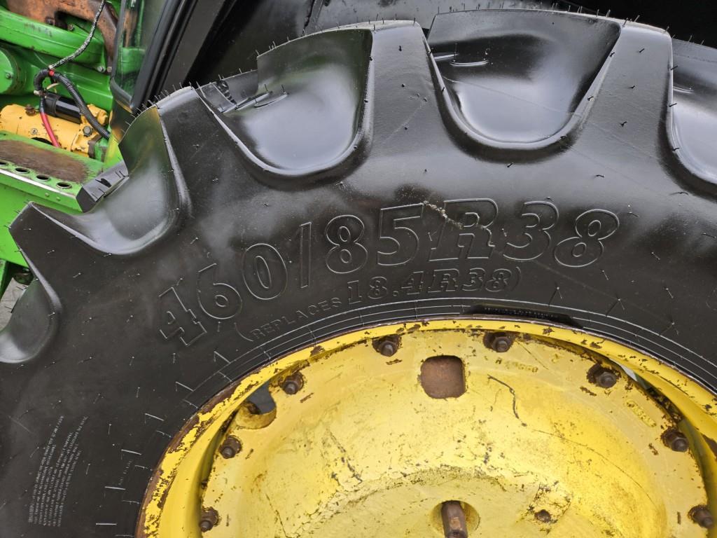 John-Deere 4450 with loader