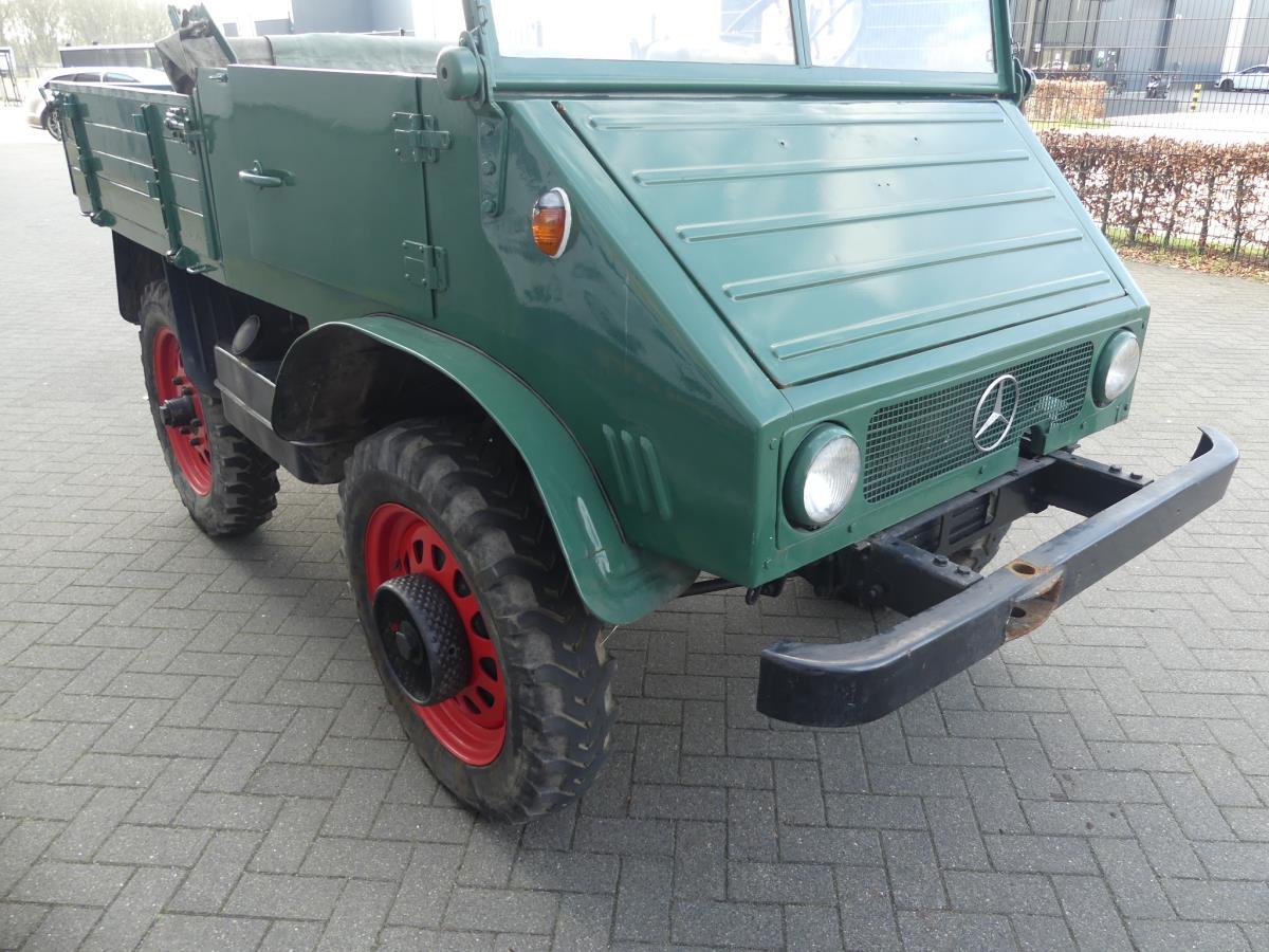 Mercedes-Benz Unimog