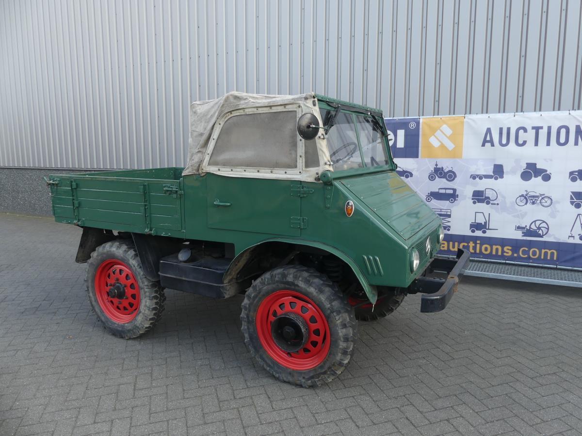 Mercedes-Benz Unimog