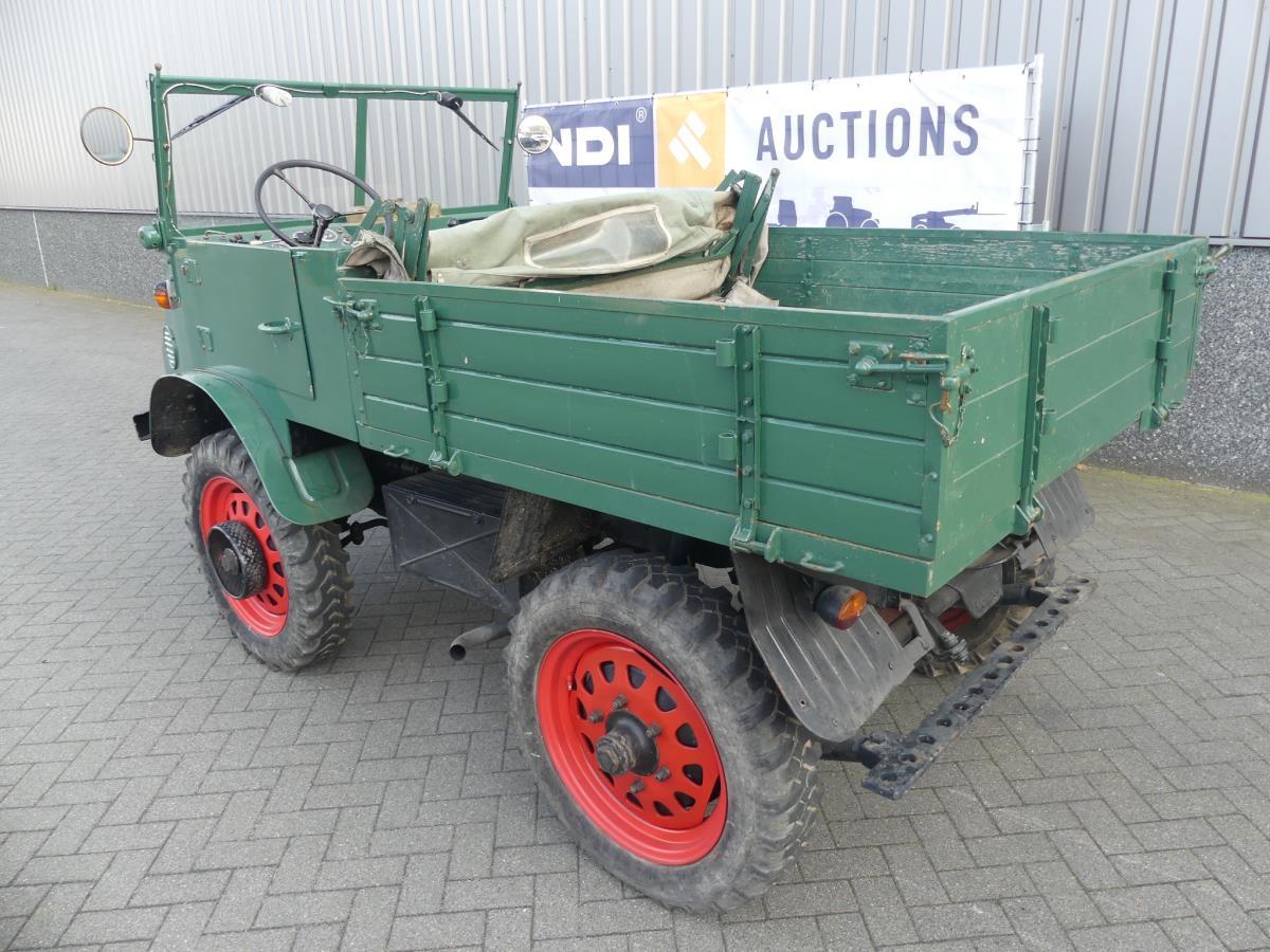 Mercedes-Benz Unimog