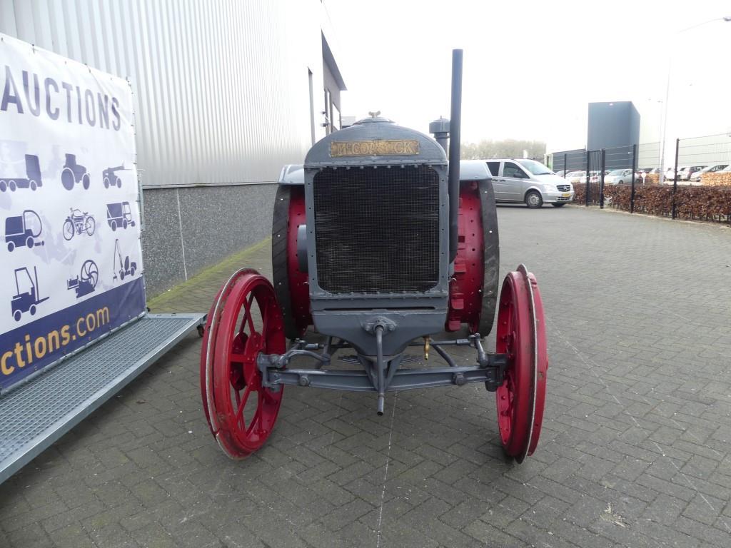 MC Cormick Deering 10/20 