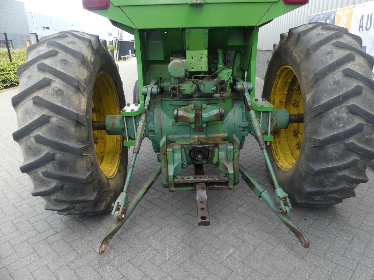 John-Deere 6030
