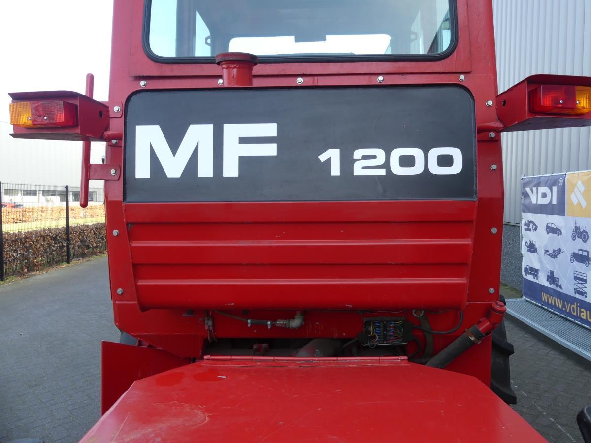 Massey-Ferguson 1200