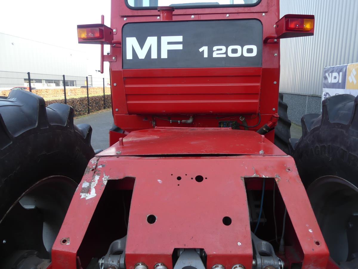 Massey-Ferguson 1200