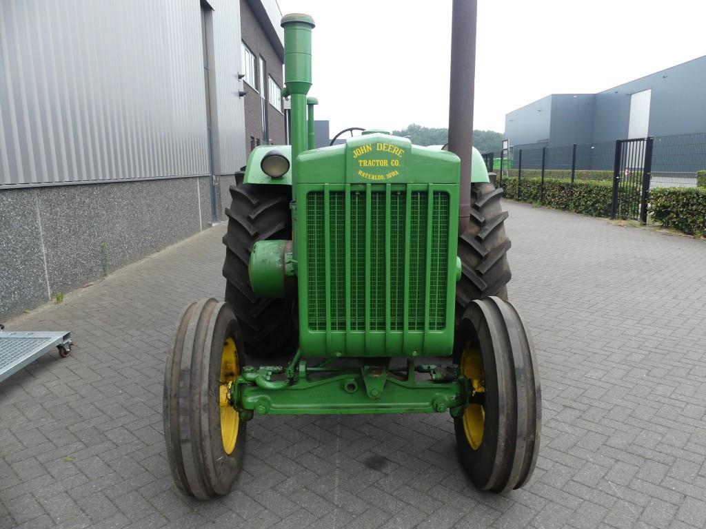 John-Deere D