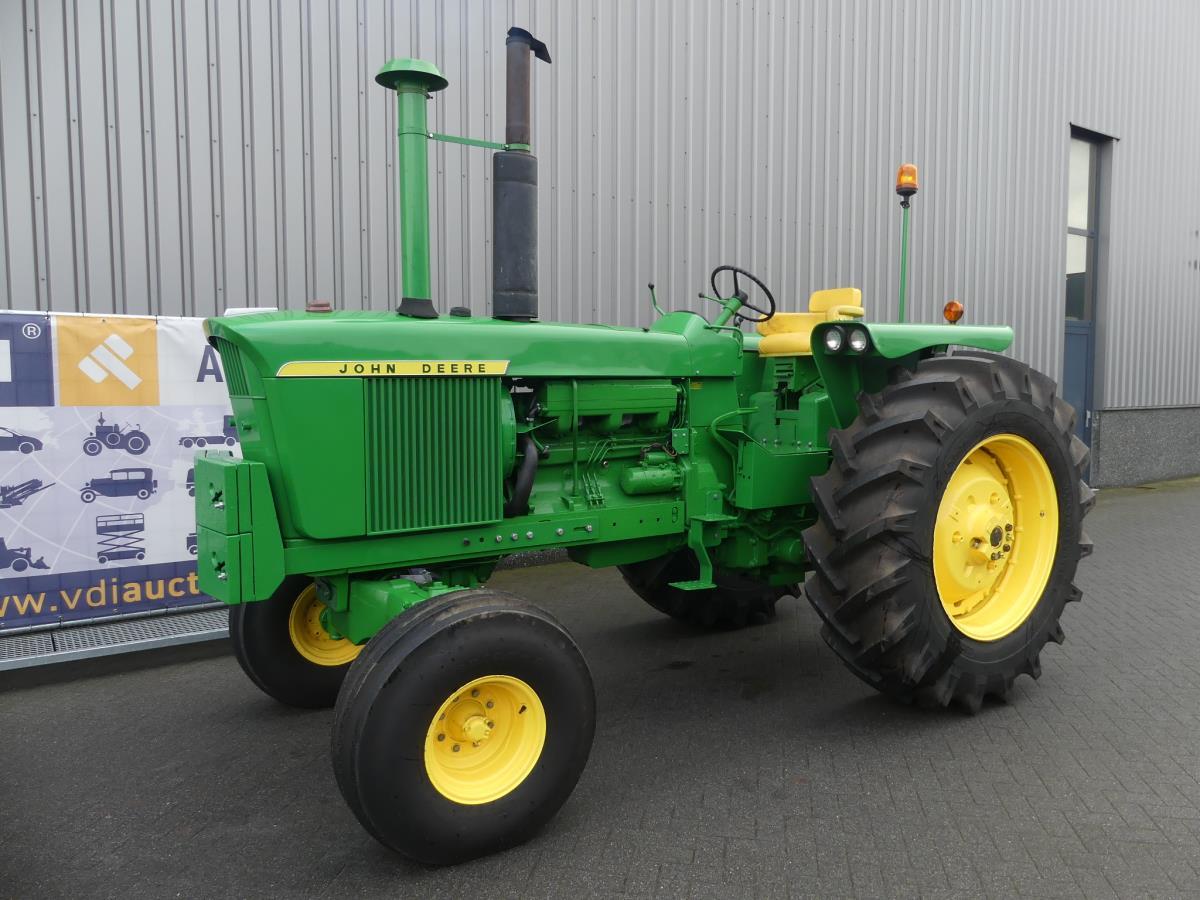 John-Deere 4620