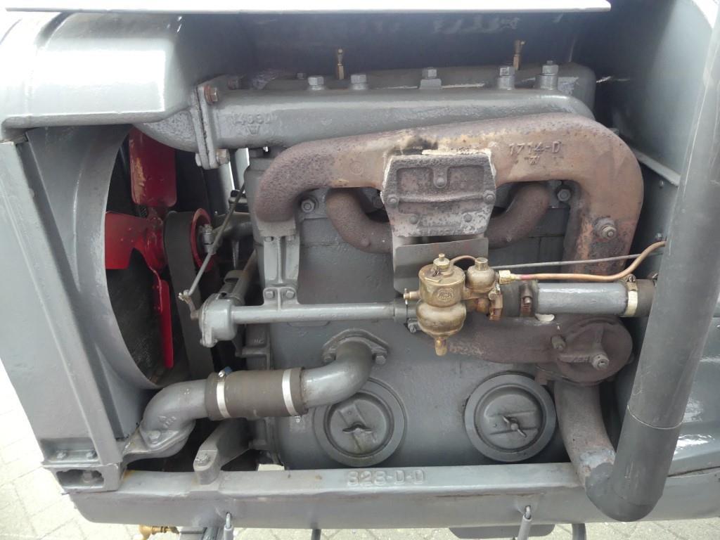 MC Cormick Deering 10/20 