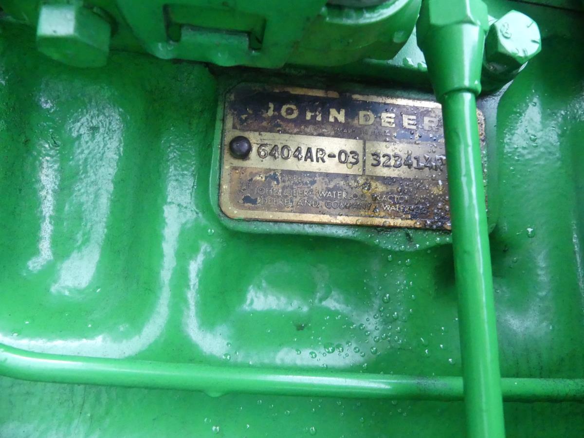 John-Deere 4620