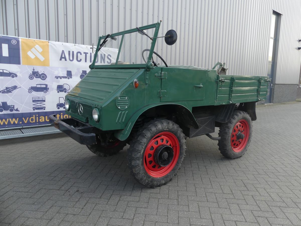 Mercedes-Benz Unimog