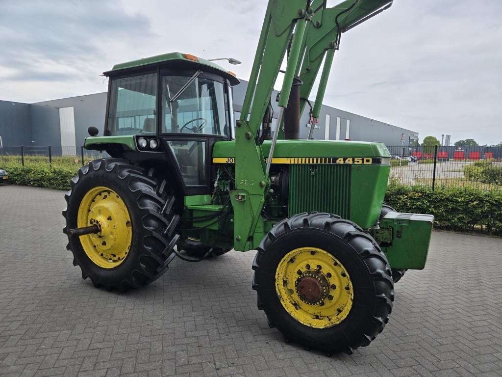 John-Deere 4450 with loader