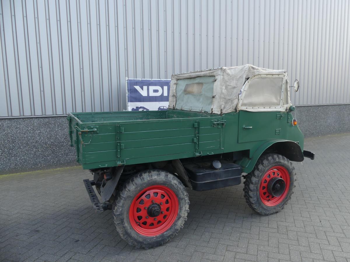 Mercedes-Benz Unimog